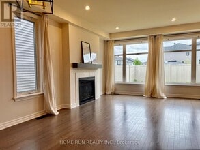 535 Honeylocust Ave in Ottawa, ON - Building Photo - Building Photo