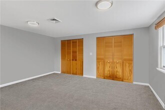 483 Boston Neck Rd in Narragansett, RI - Building Photo - Building Photo