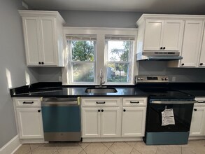 9 Division St in Groton, CT - Building Photo - Building Photo