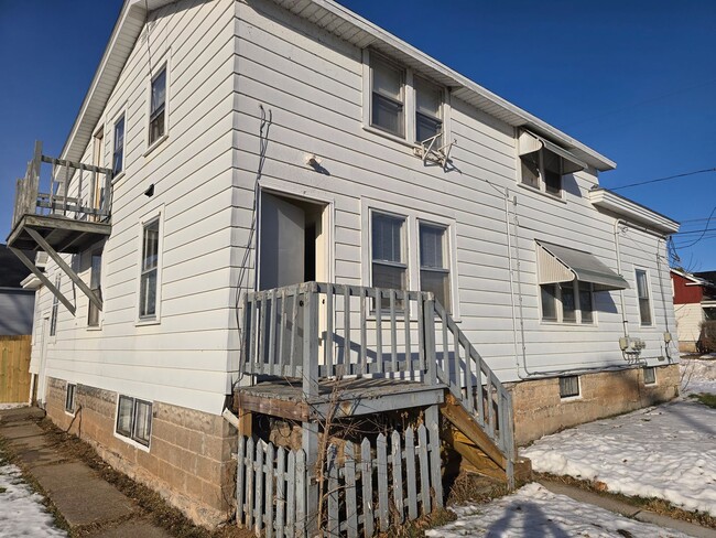 property at 503 W 5th Ave