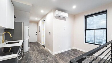 Beadel Street, Unit 1B in Brooklyn, NY - Building Photo - Building Photo