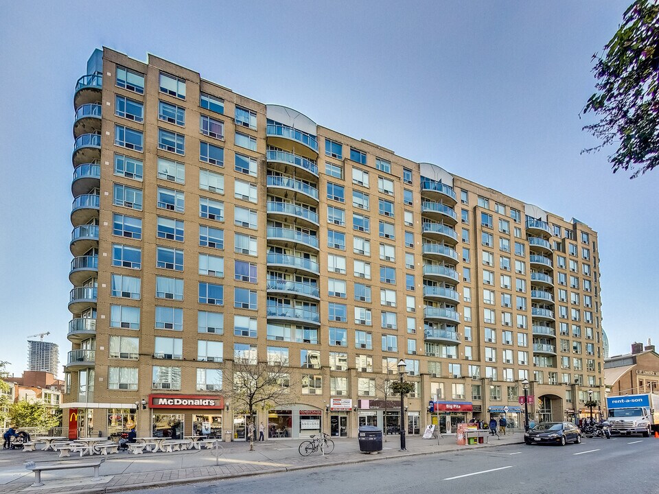 109-109 Front St E in Toronto, ON - Building Photo