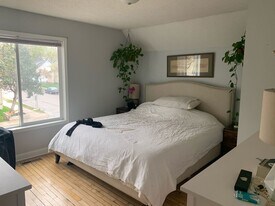 230 N Humboldt Ave in Minneapolis, MN - Building Photo