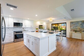 54 Maximo Way in Palm Desert, CA - Building Photo - Building Photo