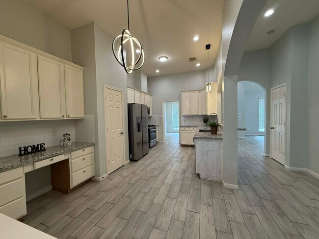 13814 Bink Ct