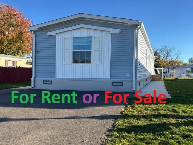 41 Del Ct W in Lockport, NY - Building Photo