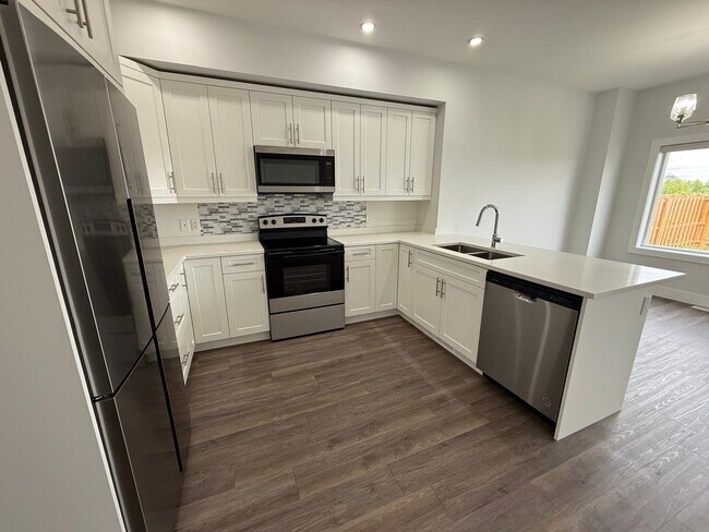 8405-700-79A 79a St in Fort St John, BC - Building Photo - Building Photo