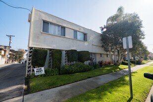 Tropicana in Torrance, CA - Building Photo