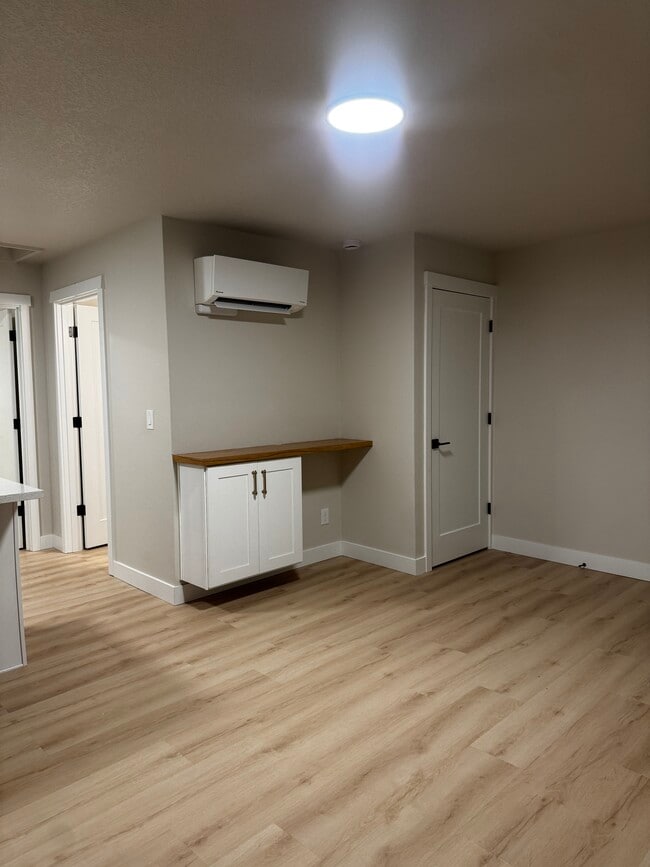 7416 N Albina Ave in Portland, OR - Foto de edificio - Building Photo