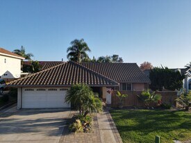 7948 Represa Cir in Carlsbad, CA - Building Photo
