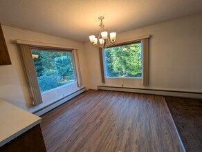 2575 Yew Street Rd, Unit 2675 in Bellingham, WA - Foto de edificio - Building Photo