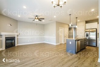 3709 Oak Leaf Wy in Greenville, NC - Foto de edificio - Building Photo