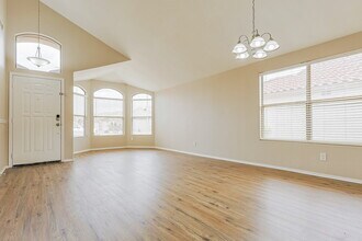 9339 E Posada Ave in Mesa, AZ - Foto de edificio - Building Photo