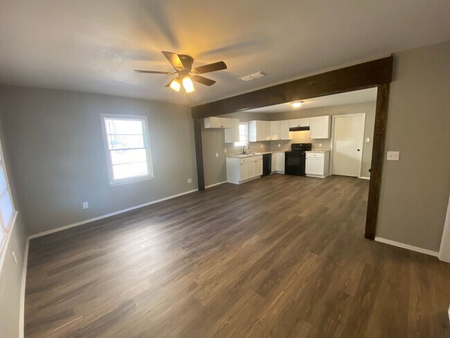 206 Pecan St in Atlanta, TX - Building Photo - Building Photo