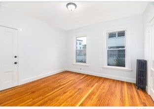 436 Summer St, Unit 1 in Lynn, MA - Foto de edificio - Building Photo