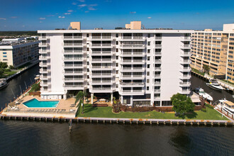 Pilot House Condominiums in Fort Lauderdale, FL - Building Photo - Building Photo