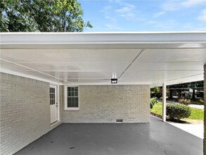 2685 Rainbow Ridge Rd in Decatur, GA - Building Photo - Building Photo