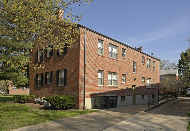 6211-6215 Robert Ave in St. Louis, MO - Foto de edificio - Building Photo