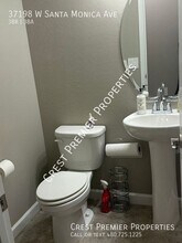 37198 W Santa Monica Ave in Maricopa, AZ - Foto de edificio - Building Photo