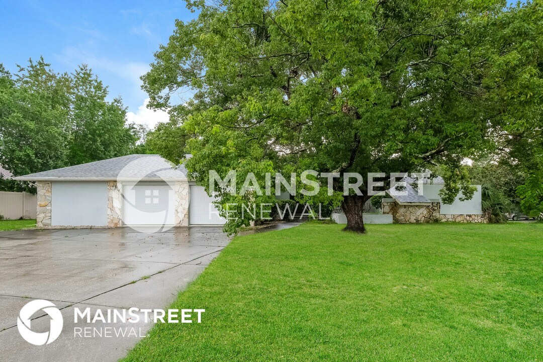 6084 Freeport Dr in Spring Hill, FL - Building Photo