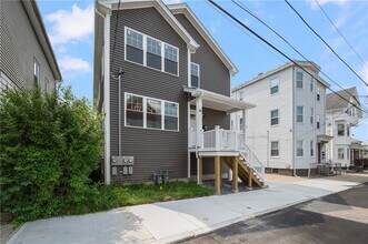 28 Grosvenor Ave in Providence, RI - Building Photo - Building Photo
