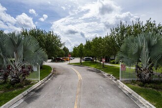 The Commons in Miami Gardens, FL - Foto de edificio - Building Photo