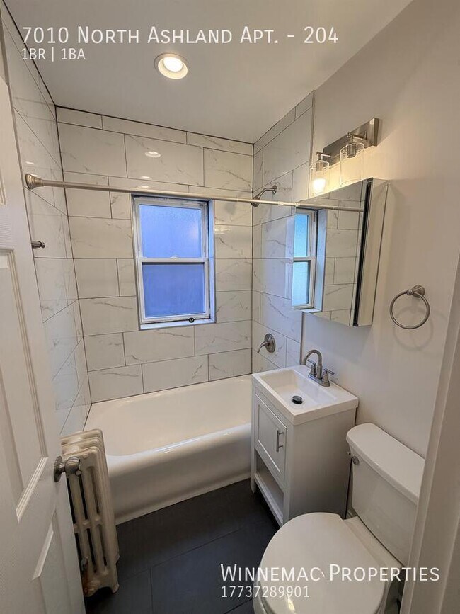 7010 N Ashland Ave in Chicago, IL - Building Photo - Building Photo