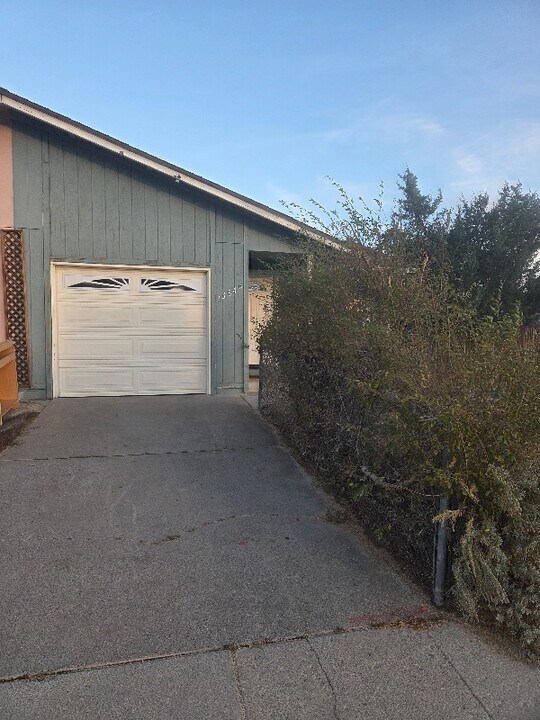 13840 Mt Babcock St in Reno, NV - Building Photo