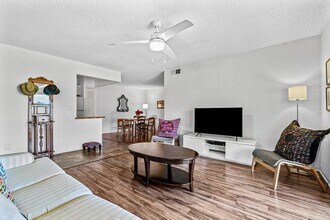 1000 NW 13th St in Boca Raton, FL - Building Photo - Building Photo
