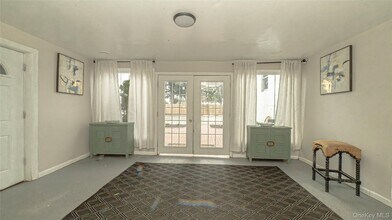 22 Bay Shore Ave in Bay Shore, NY - Building Photo - Building Photo