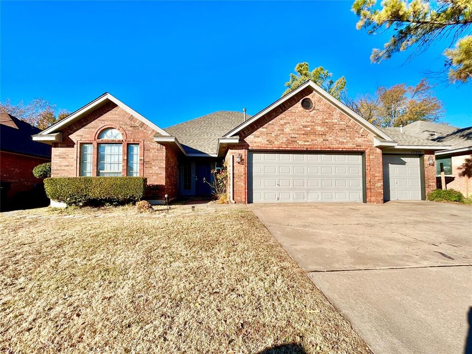 17521 Cranbrook Rd in Edmond, OK - Building Photo