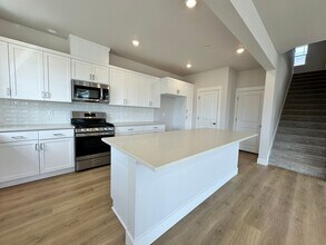16879 SW Beemer Ln in Tigard, OR - Building Photo - Building Photo