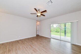 6136 McKinley Terrace in Englewood, FL - Building Photo - Building Photo