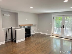 35 Seaside Ave in Stamford, CT - Building Photo - Building Photo