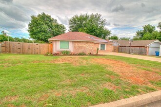 100 3 Oaks Dr in Midwest City, OK - Building Photo - Building Photo