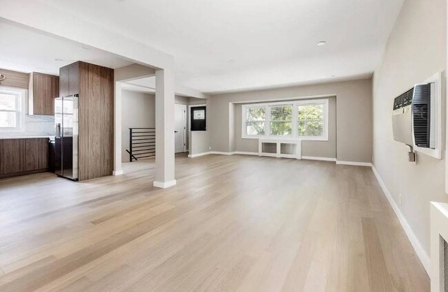 208-12 53rd Ave in Queens, NY - Building Photo - Building Photo