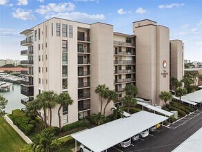 7600 Sun Island Dr S in South Pasadena, FL - Building Photo - Building Photo