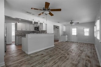 1499 W River Shore Way in Tampa, FL - Building Photo - Building Photo