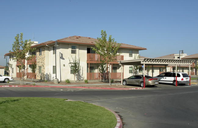 Geneva Village Apartments in Fresno, CA - Building Photo - Building Photo