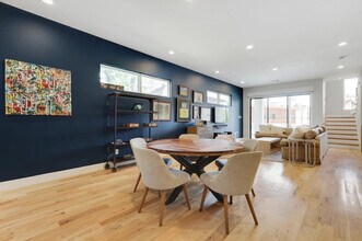 2421 Throckmorton St in Dallas, TX - Building Photo - Building Photo