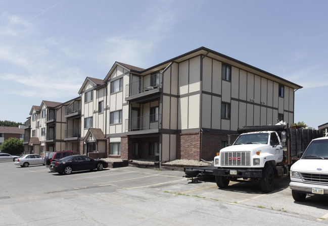 Cheever Pointe Apartments in Lincoln, NE - Building Photo - Building Photo