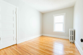 120 Kenrick St, Unit 1 in Boston, MA - Building Photo - Building Photo