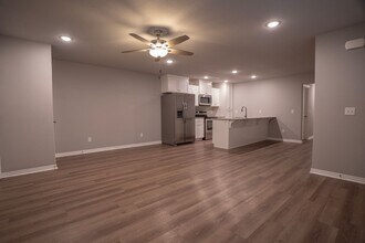 204 S Industrial Park Rd in Prairie Grove, AR - Building Photo - Building Photo