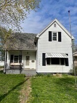 1406 N Oak St in Bloomington, IL - Building Photo