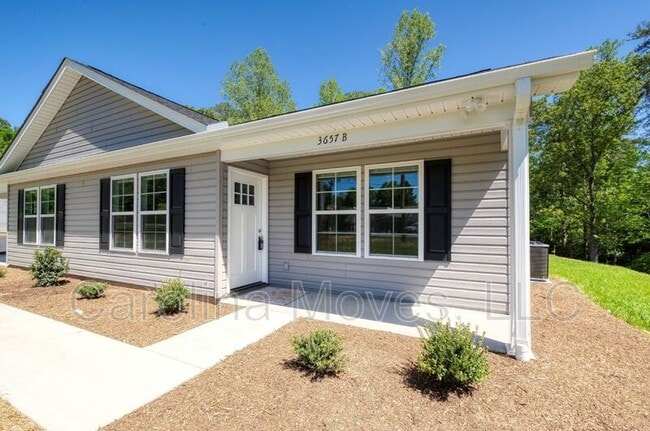 3657 Farrs Bridge Rd in Easley, SC - Building Photo - Building Photo