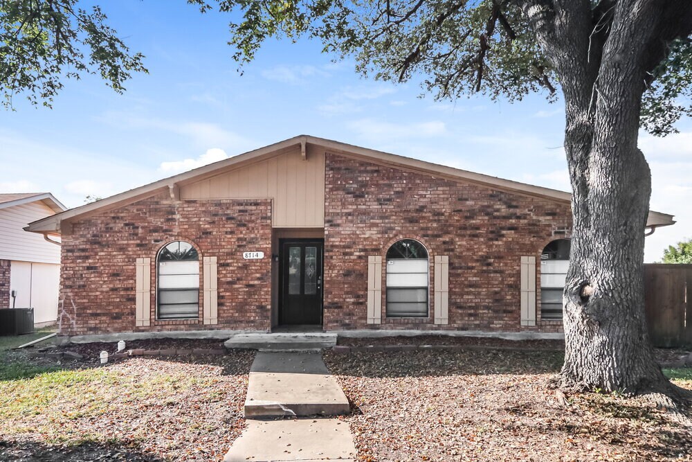 8714 Miami Dr in Rowlett, TX - Building Photo