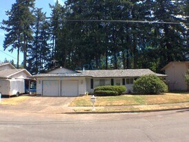 3022 SE 156th Ave in Portland, OR - Building Photo