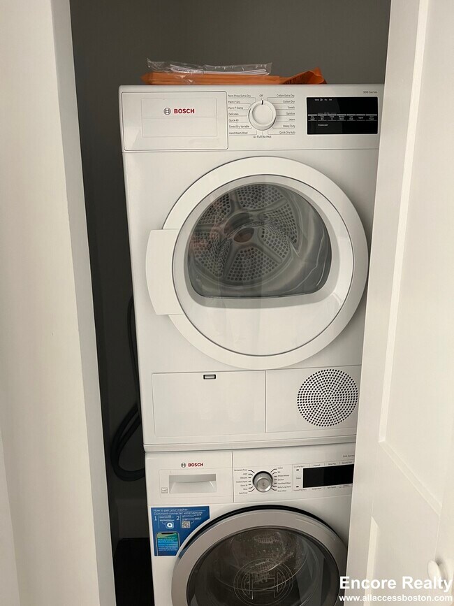 108 Peterborough St, Unit 11-14 in Boston, MA - Foto de edificio - Building Photo