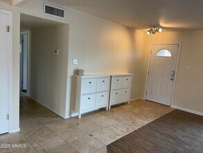 7410 E Edgemont Ave in Scottsdale, AZ - Building Photo - Building Photo