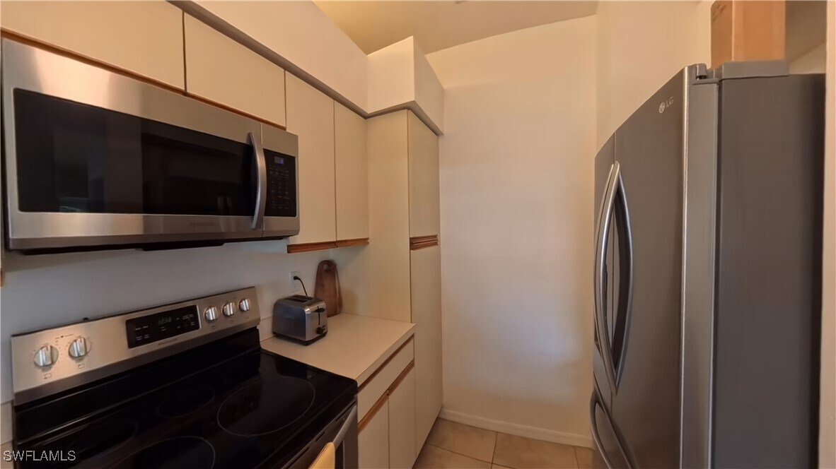 13211 Whitehaven Ln in Ft. Myers, FL - Building Photo